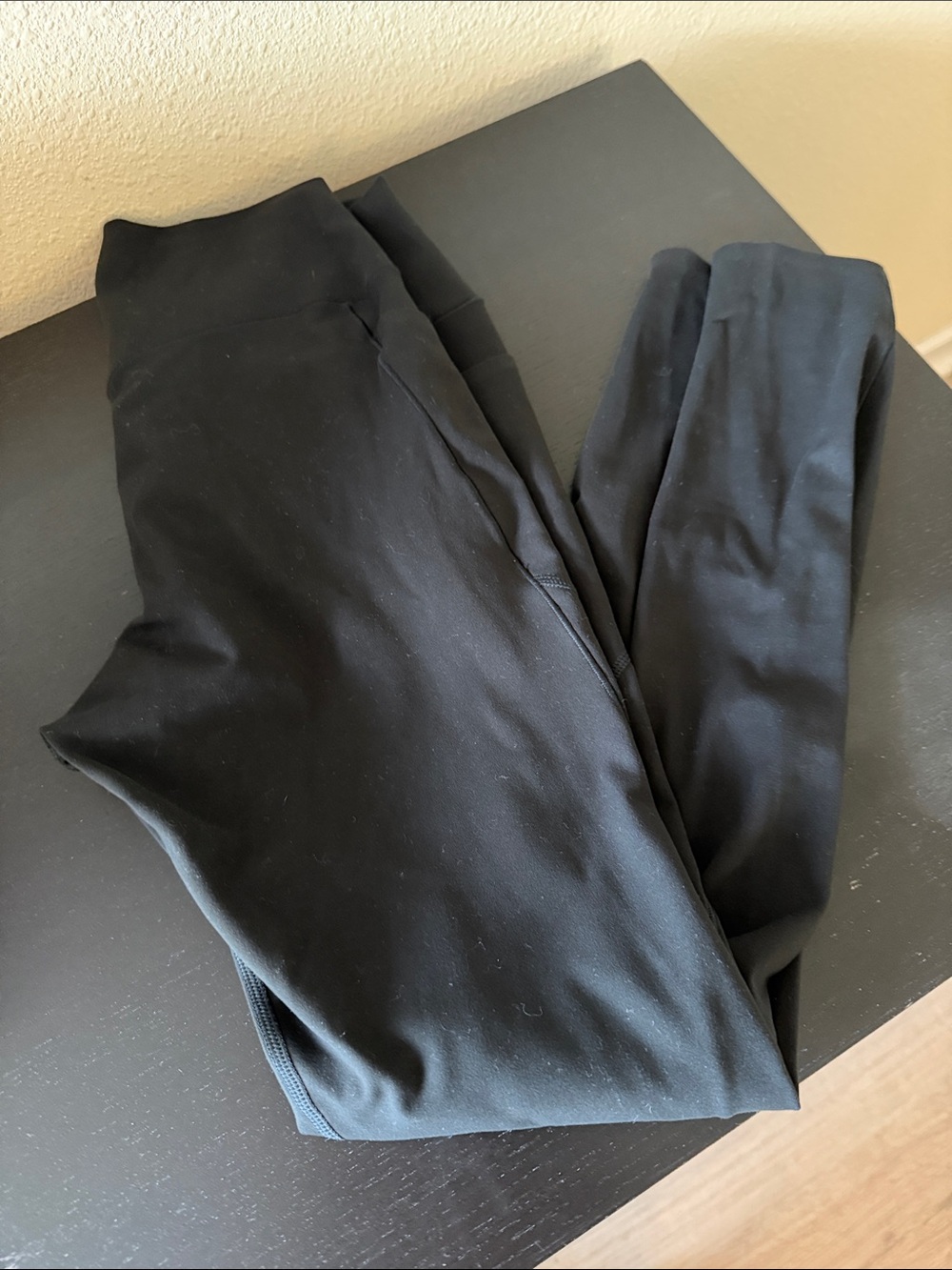 UNIQLO Black Active Leggings with Cooling & UV Protection Size M